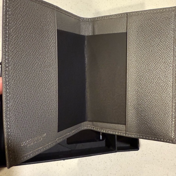 Dolce & Gabbana Textured Gray Leather Accessory - Picture 3 of 6